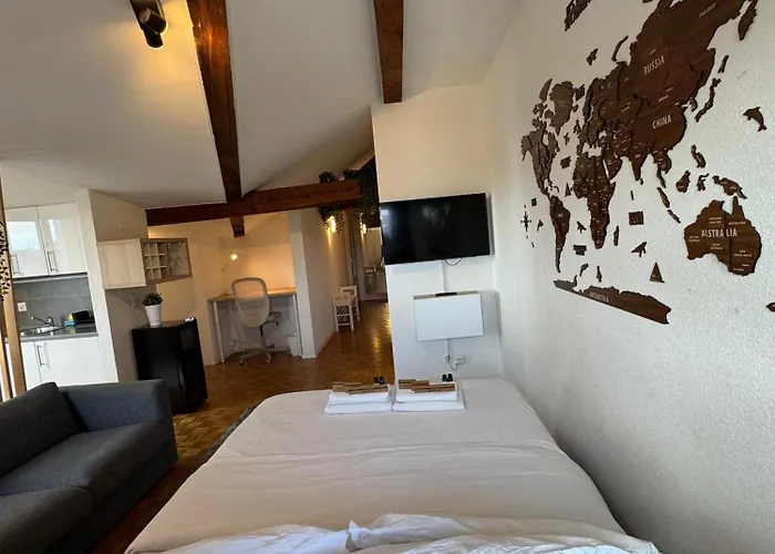 Cosy Attic Flat Center *